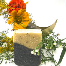All Natural hand and body bar with carrot juice and activated charcoal and poppy seeds for exfoliation. Made in Toronto, Canada by Big Beer Soap Company